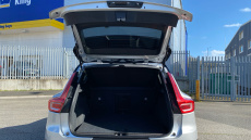 Volvo Xc40 2.0 T4 R DESIGN Pro 5dr AWD Geartronic Petrol Estate